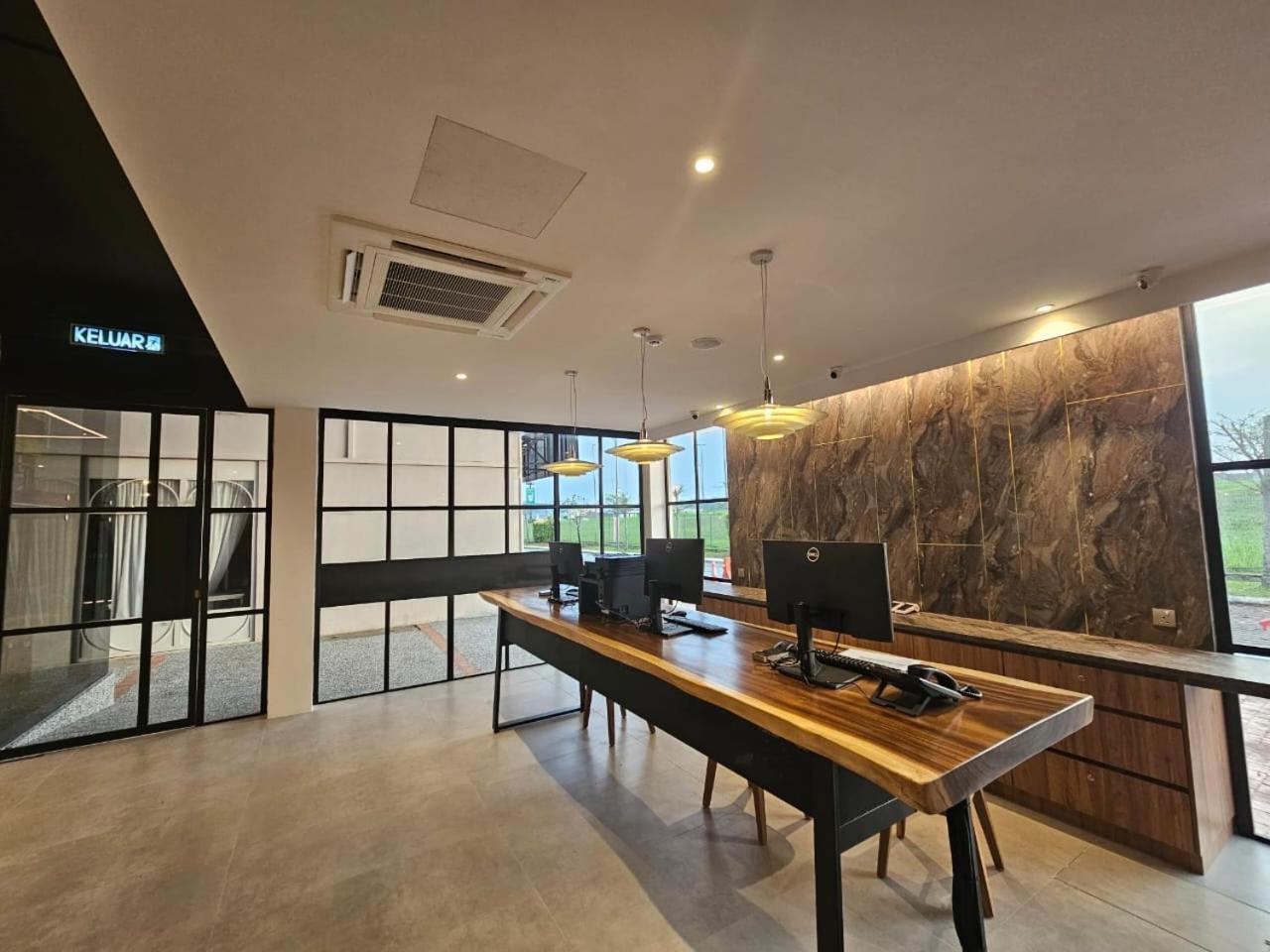 Le'Genda Hotel Каджанг Экстерьер фото