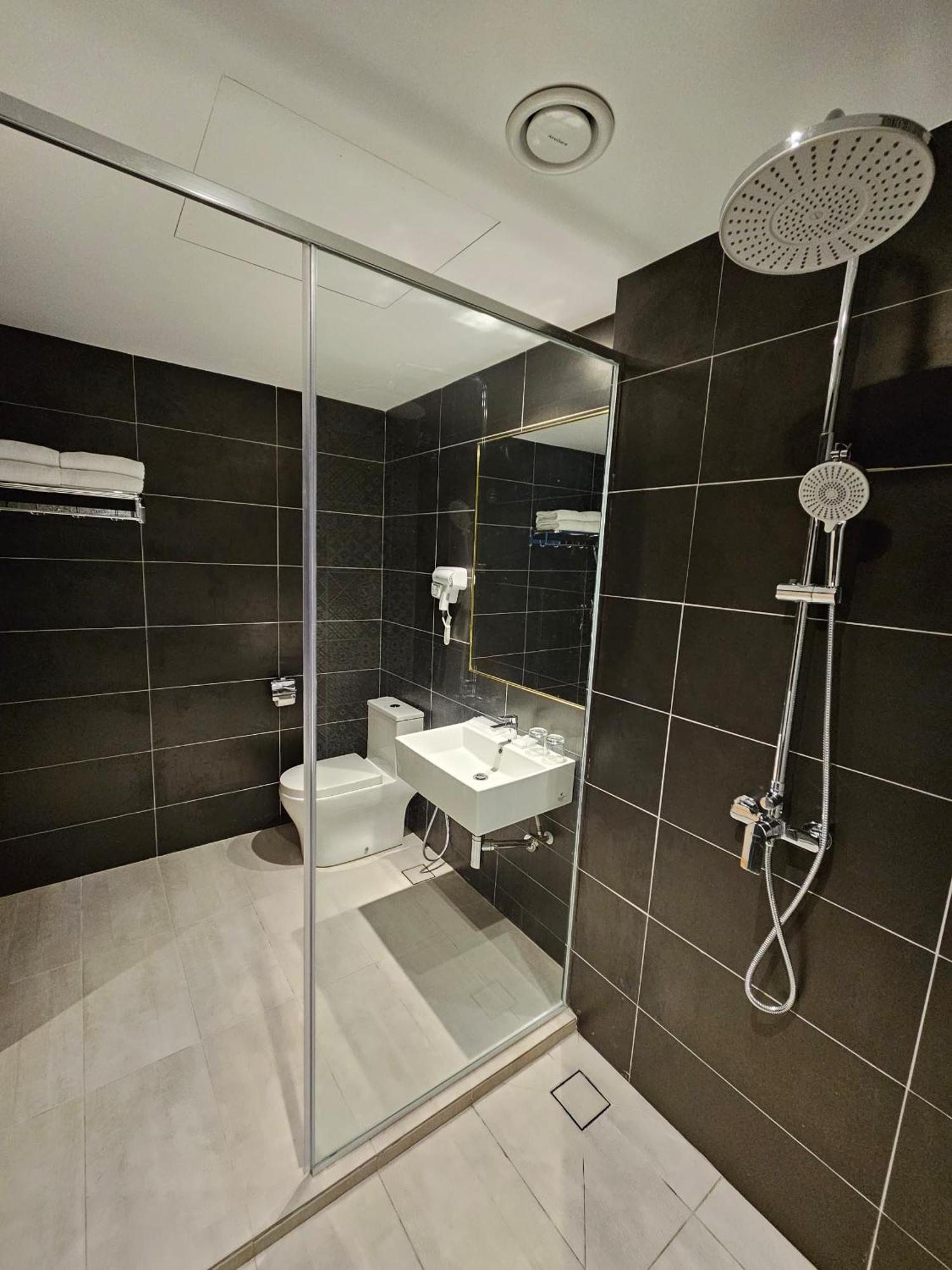 Le'Genda Hotel Каджанг Экстерьер фото